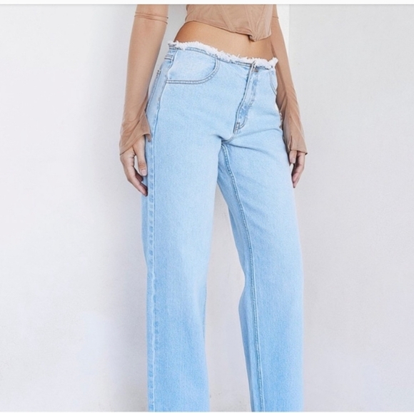 House of CB Mistress Rocks NWOTs in AWE Stonewash Frayed Jeans - Picture 1 of 9